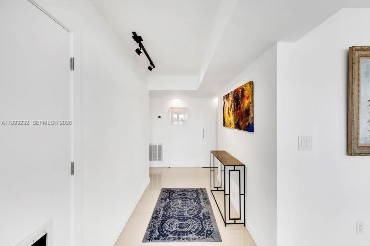 2801 NE 183rd St, Unit 116W, Aventura, FL 33160 Photo