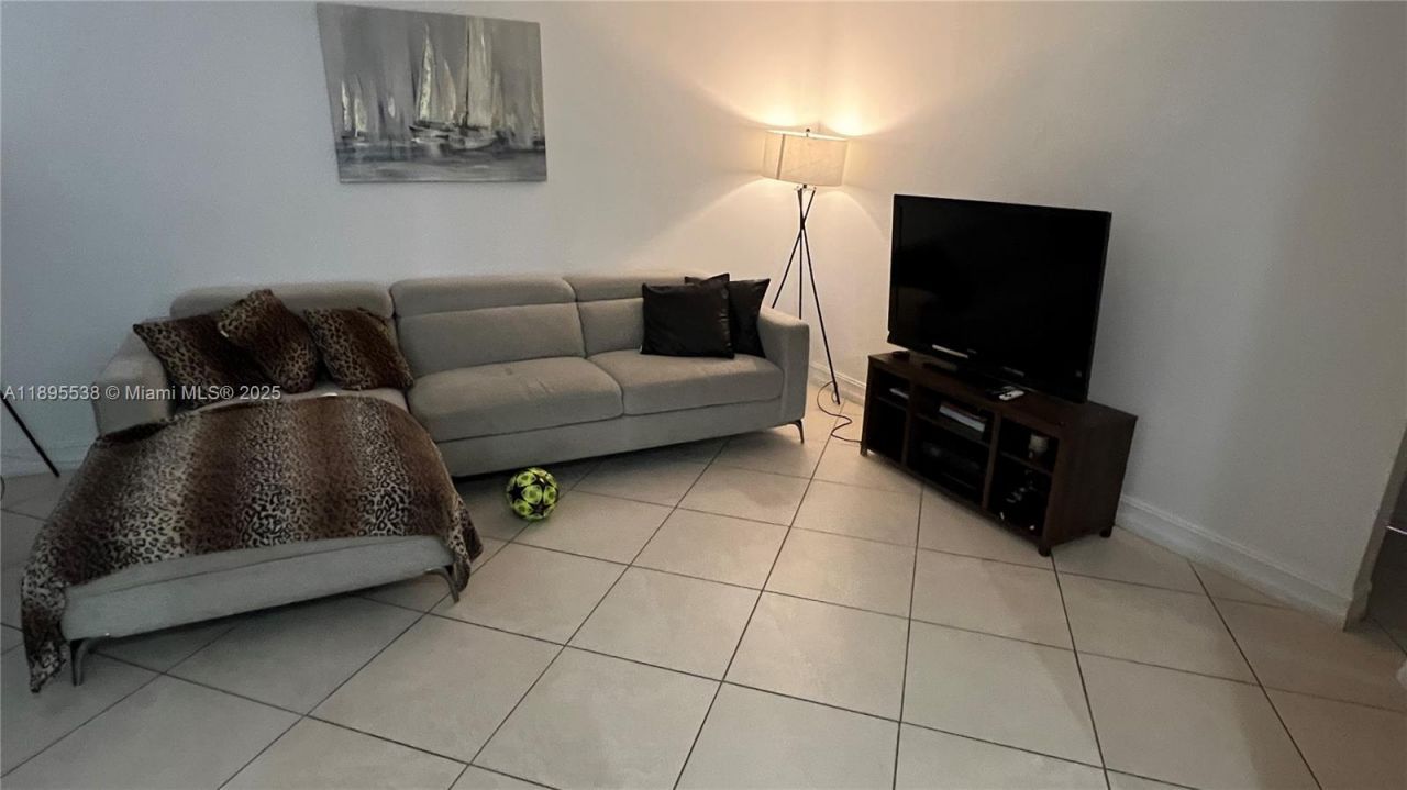 1801 S Treasure Dr, Unit 415, North Bay Village, FL 33141 Photo