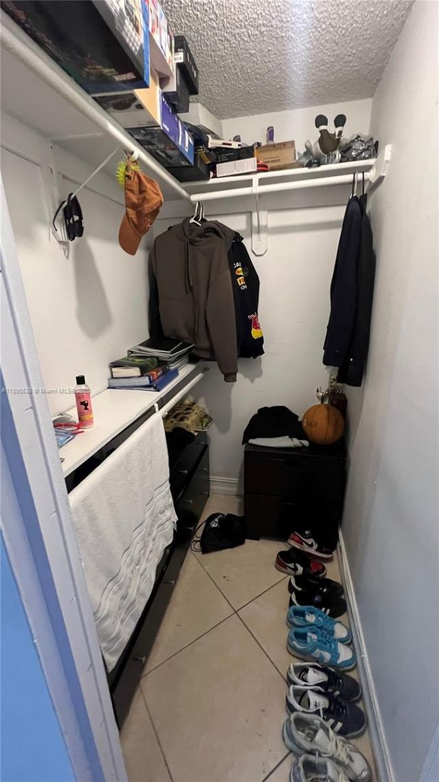 1801 S Treasure Dr, Unit 415, North Bay Village, FL 33141 Photo