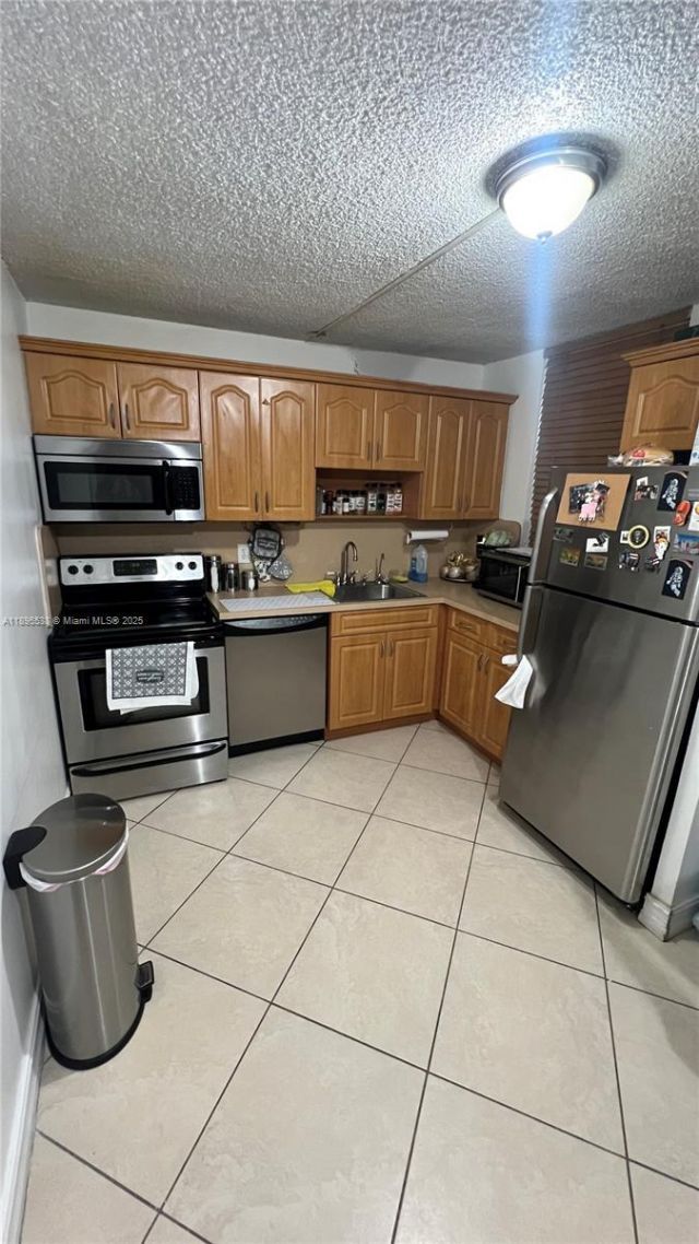 1801 S Treasure Dr, Unit 415, North Bay Village, FL 33141 Photo