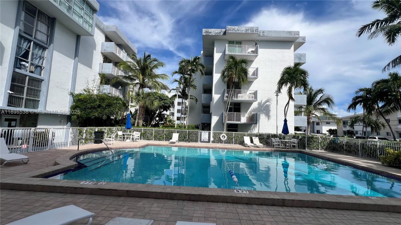 1801 S Treasure Dr, Unit 415, North Bay Village, FL 33141 Photo
