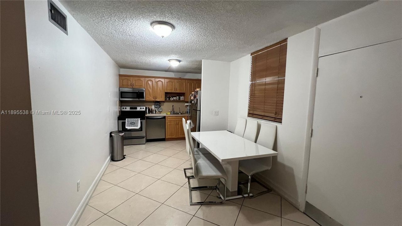 1801 S Treasure Dr, Unit 415, North Bay Village, FL 33141 Photo