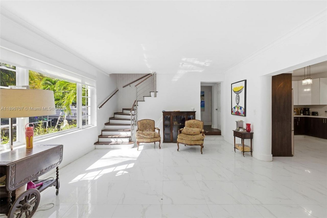 401 SW 28th Rd, Miami, FL 33129 Photo