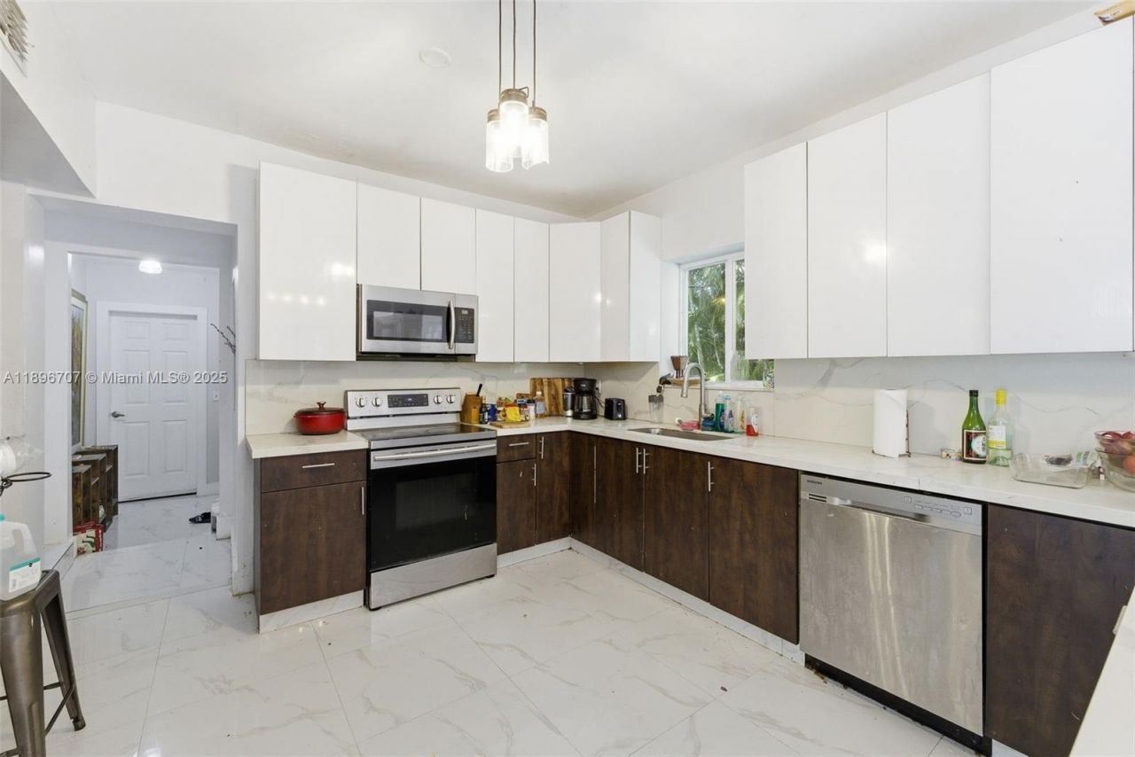 401 SW 28th Rd, Miami, FL 33129 Photo