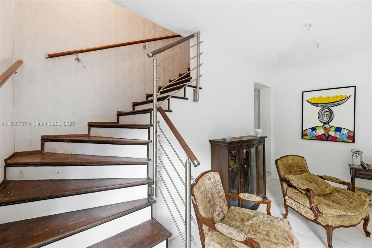 401 SW 28th Rd, Miami, FL 33129 Photo