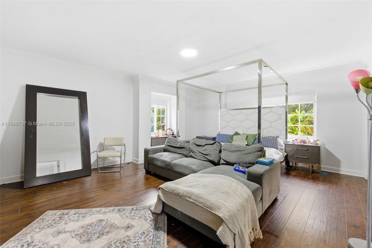 401 SW 28th Rd, Miami, FL 33129 Photo