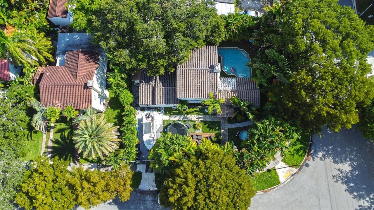 401 SW 28th Rd, Miami, FL 33129 Photo