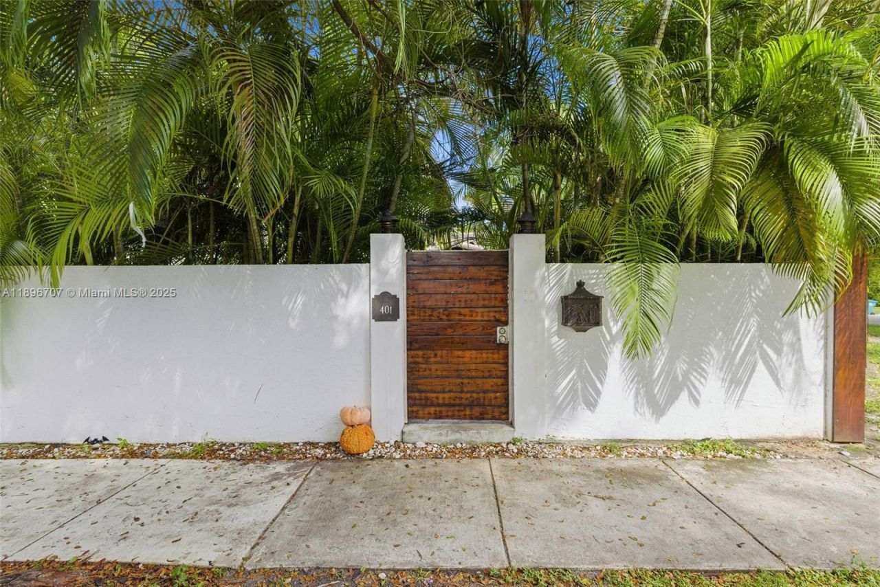 401 SW 28th Rd, Miami, FL 33129 Photo
