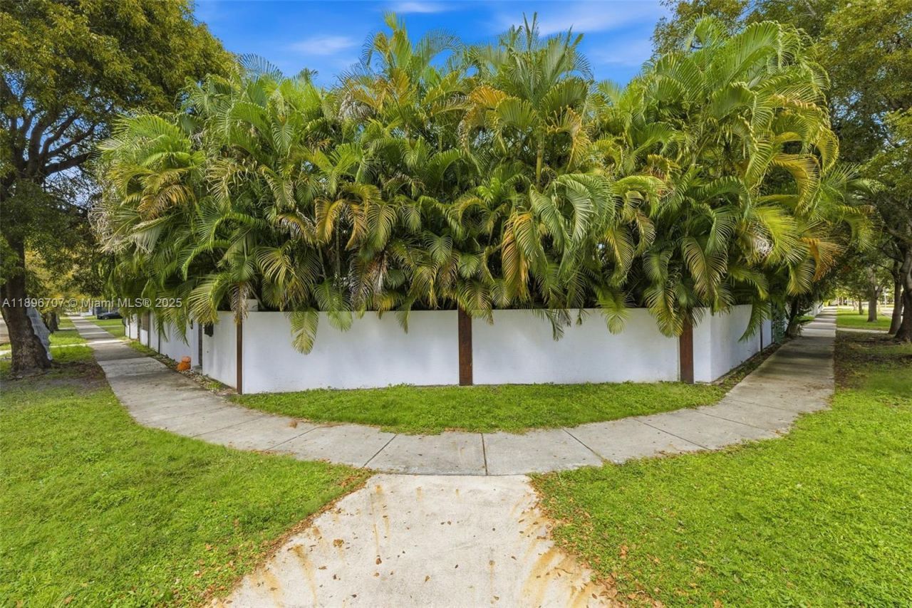 401 SW 28th Rd, Miami, FL 33129 Photo