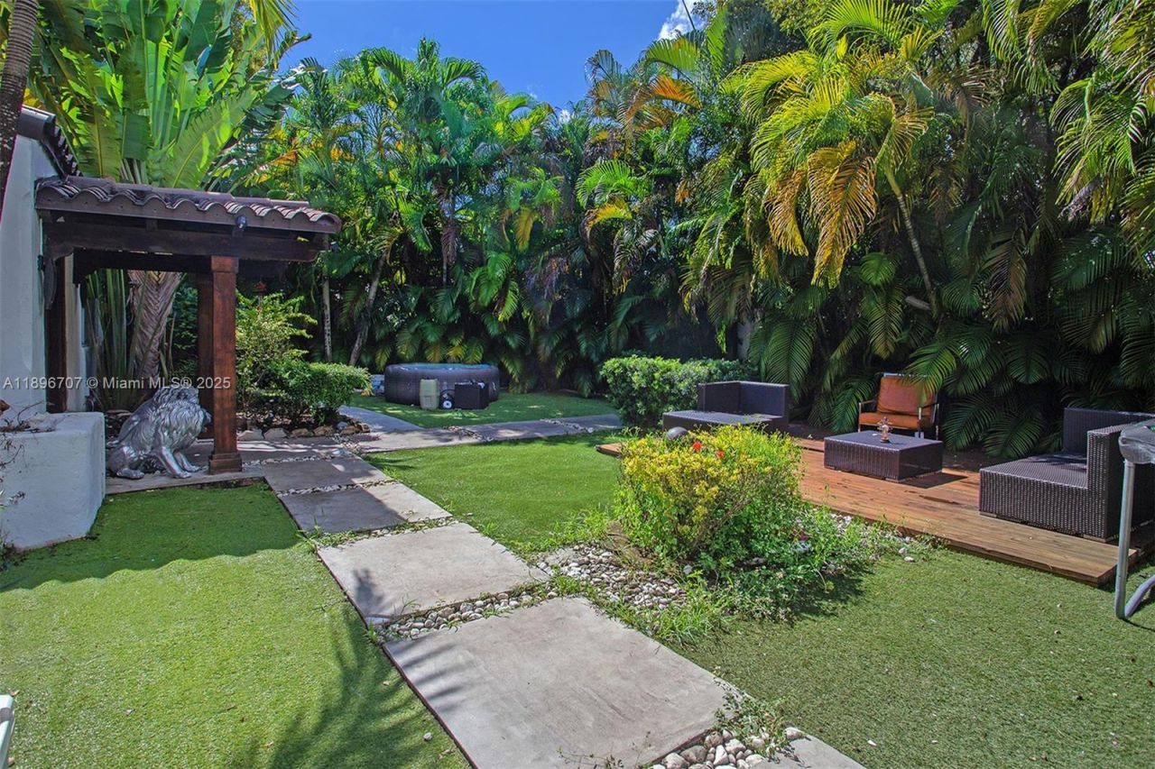 401 SW 28th Rd, Miami, FL 33129 Photo