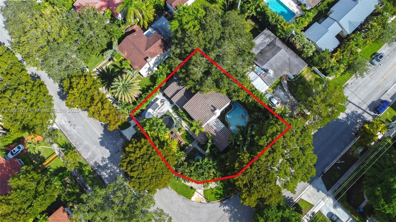 401 SW 28th Rd, Miami, FL 33129 Photo