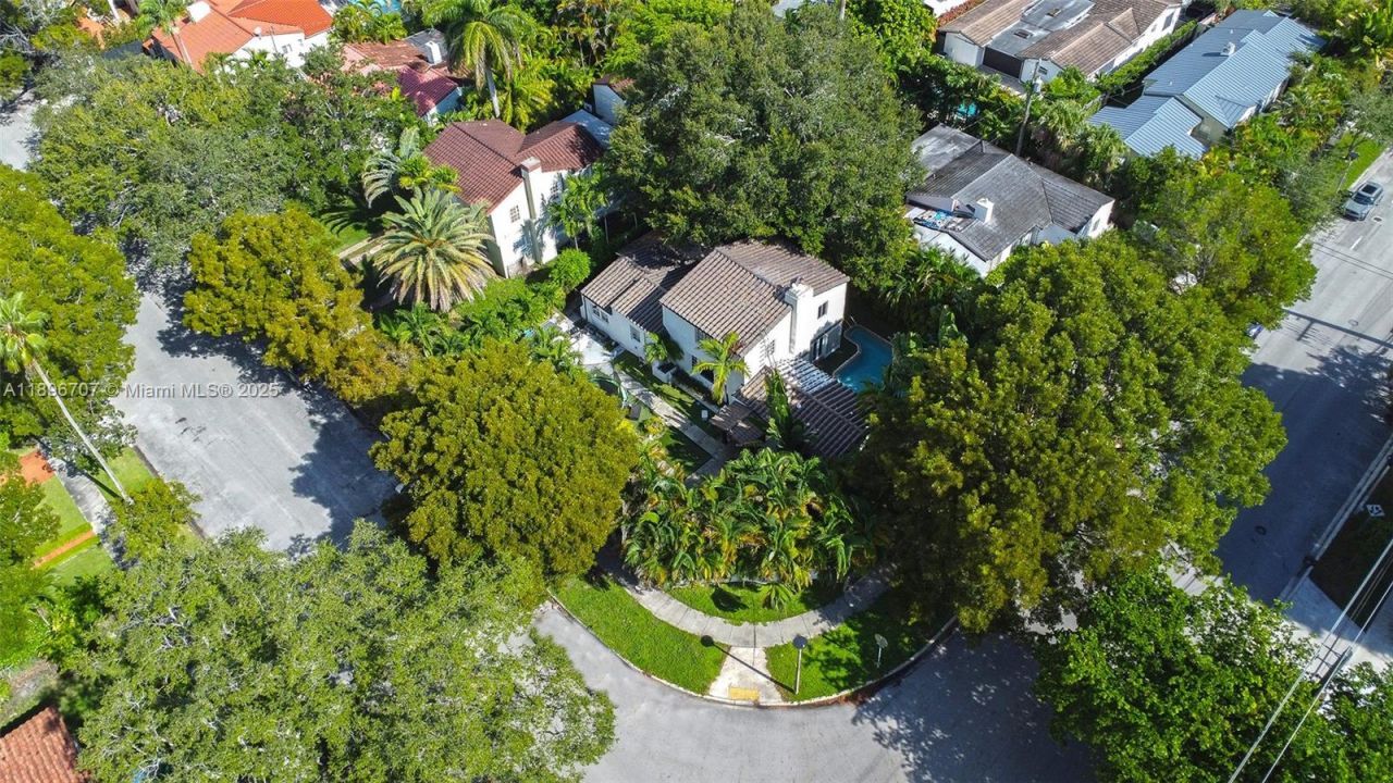 401 SW 28th Rd, Miami, FL 33129 Photo