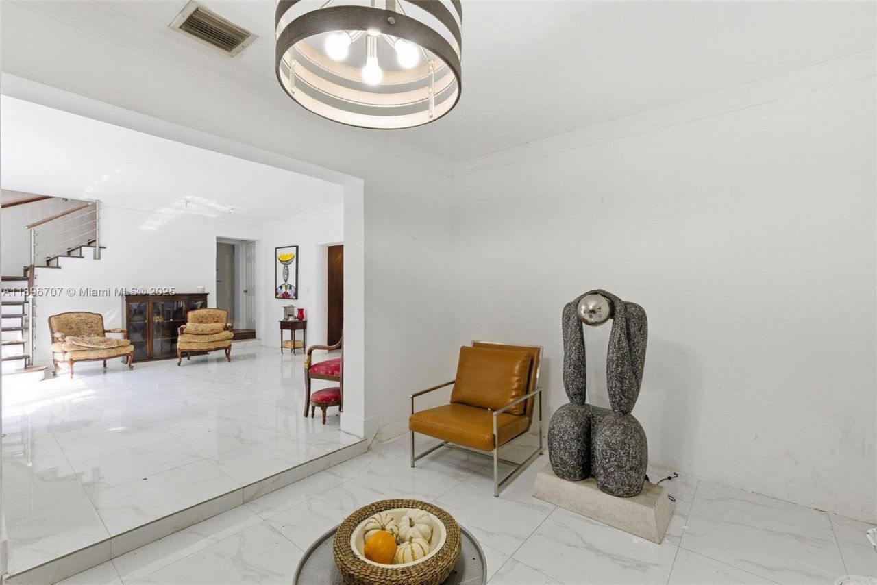 401 SW 28th Rd, Miami, FL 33129 Photo