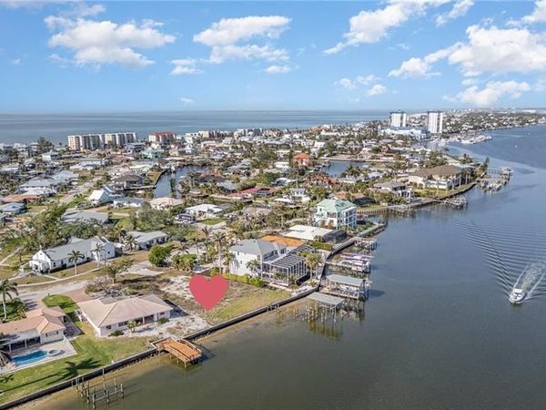 5636 Williams DR, FORT MYERS BEACH, FL 33931