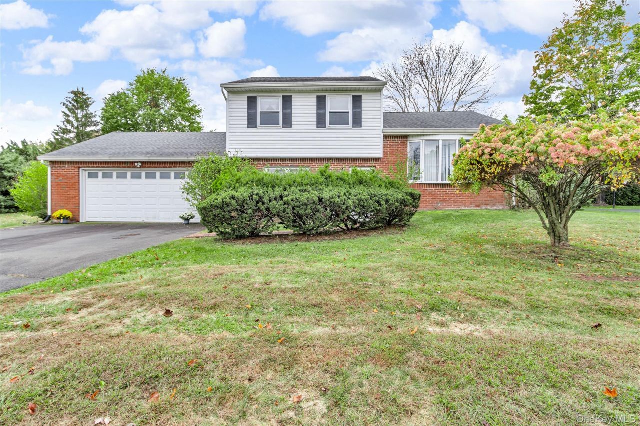 60 Hoffman Lane, Blauvelt, NY 10913 Main Photo