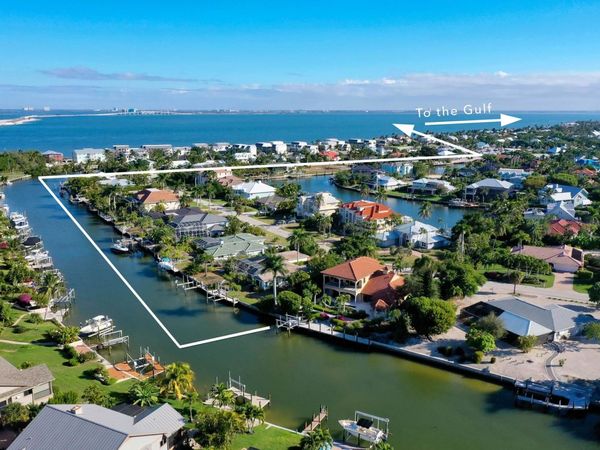 918 Limpet Dr, Sanibel, FL 33957