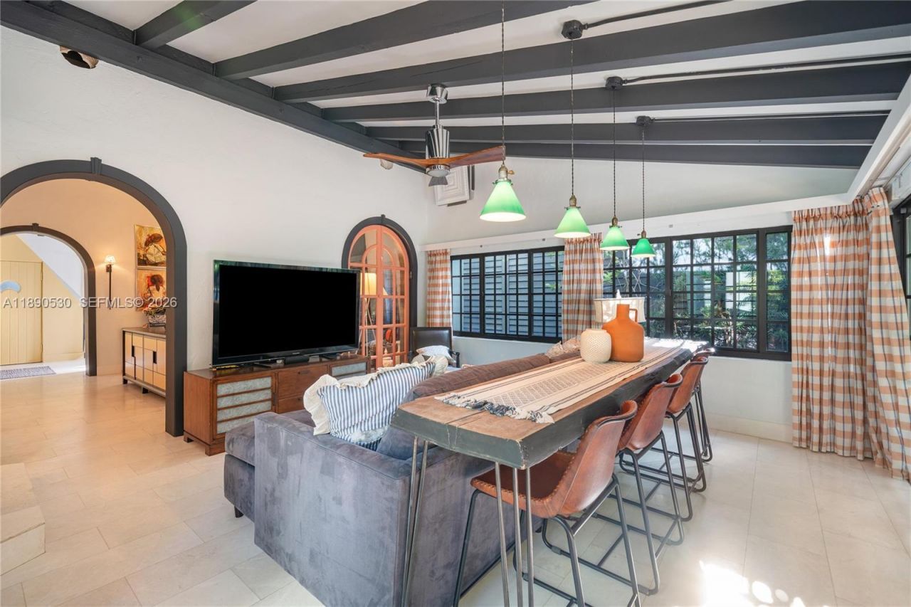 3650 N Bay Homes Dr, Miami, FL 33133 Photo