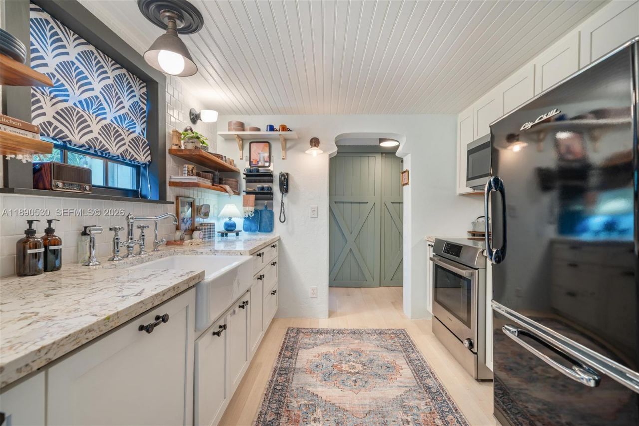 3650 N Bay Homes Dr, Miami, FL 33133 Photo