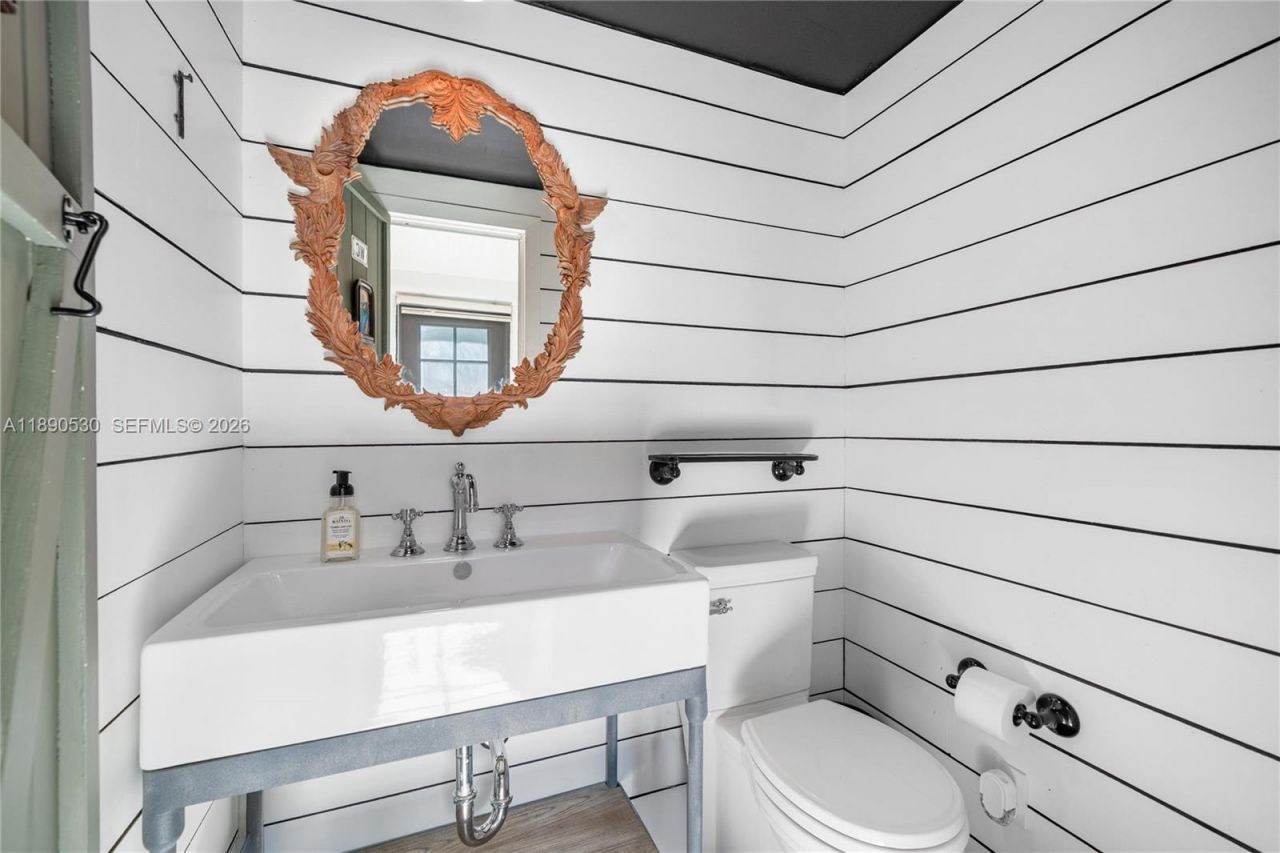 3650 N Bay Homes Dr, Miami, FL 33133 Photo