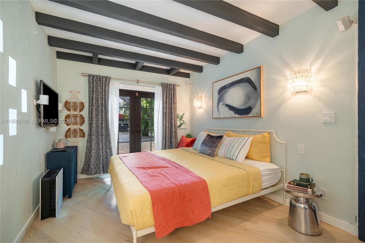 3650 N Bay Homes Dr, Miami, FL 33133 Photo