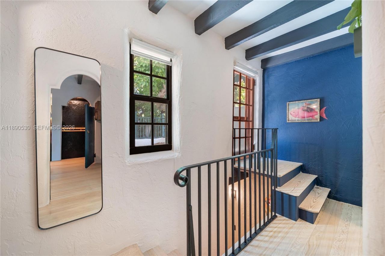 3650 N Bay Homes Dr, Miami, FL 33133 Photo