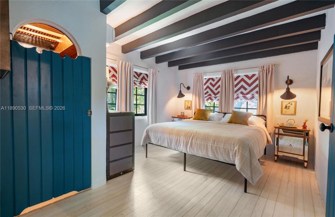 3650 N Bay Homes Dr, Miami, FL 33133 Photo