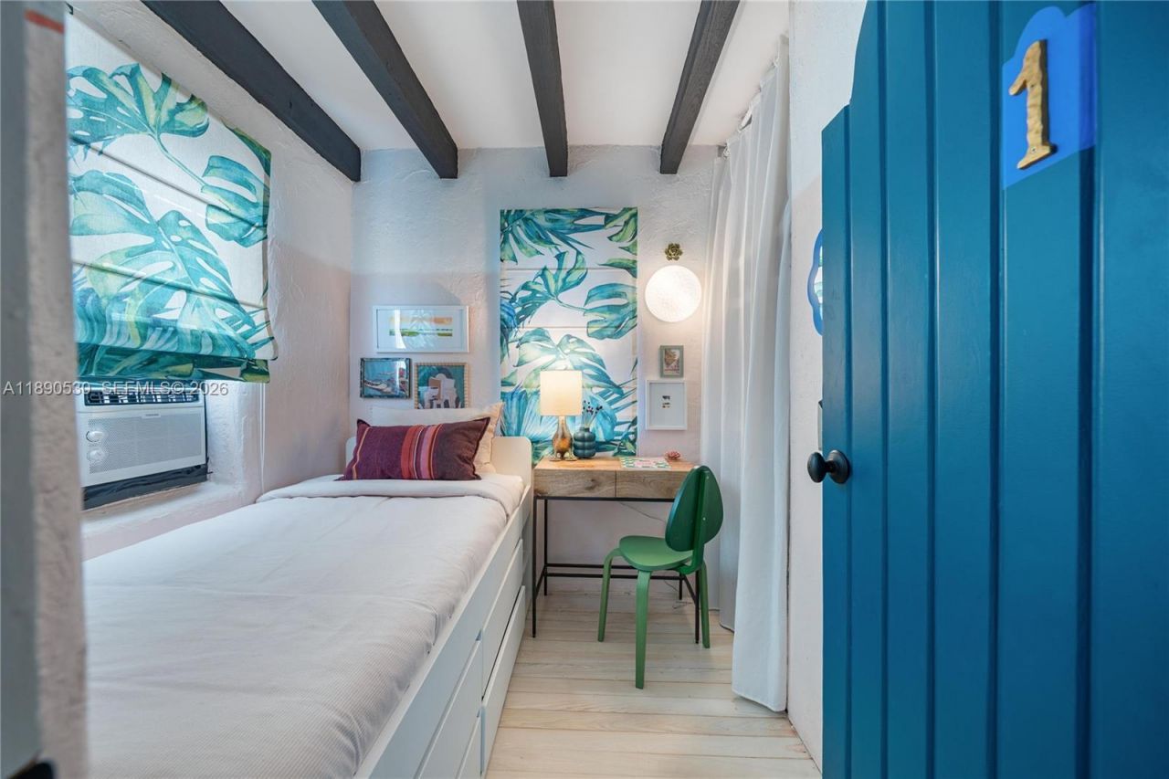 3650 N Bay Homes Dr, Miami, FL 33133 Photo