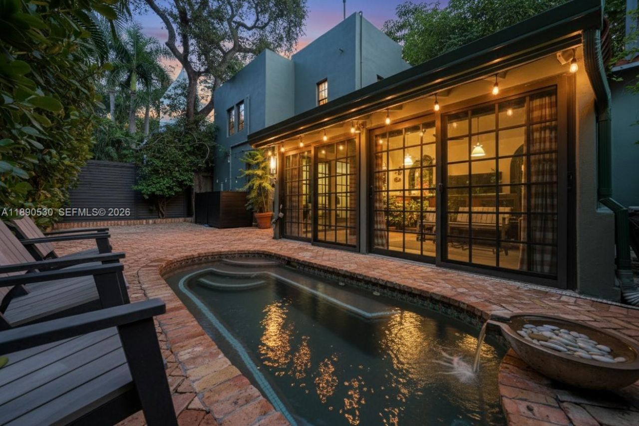 3650 N Bay Homes Dr, Miami, FL 33133 Photo