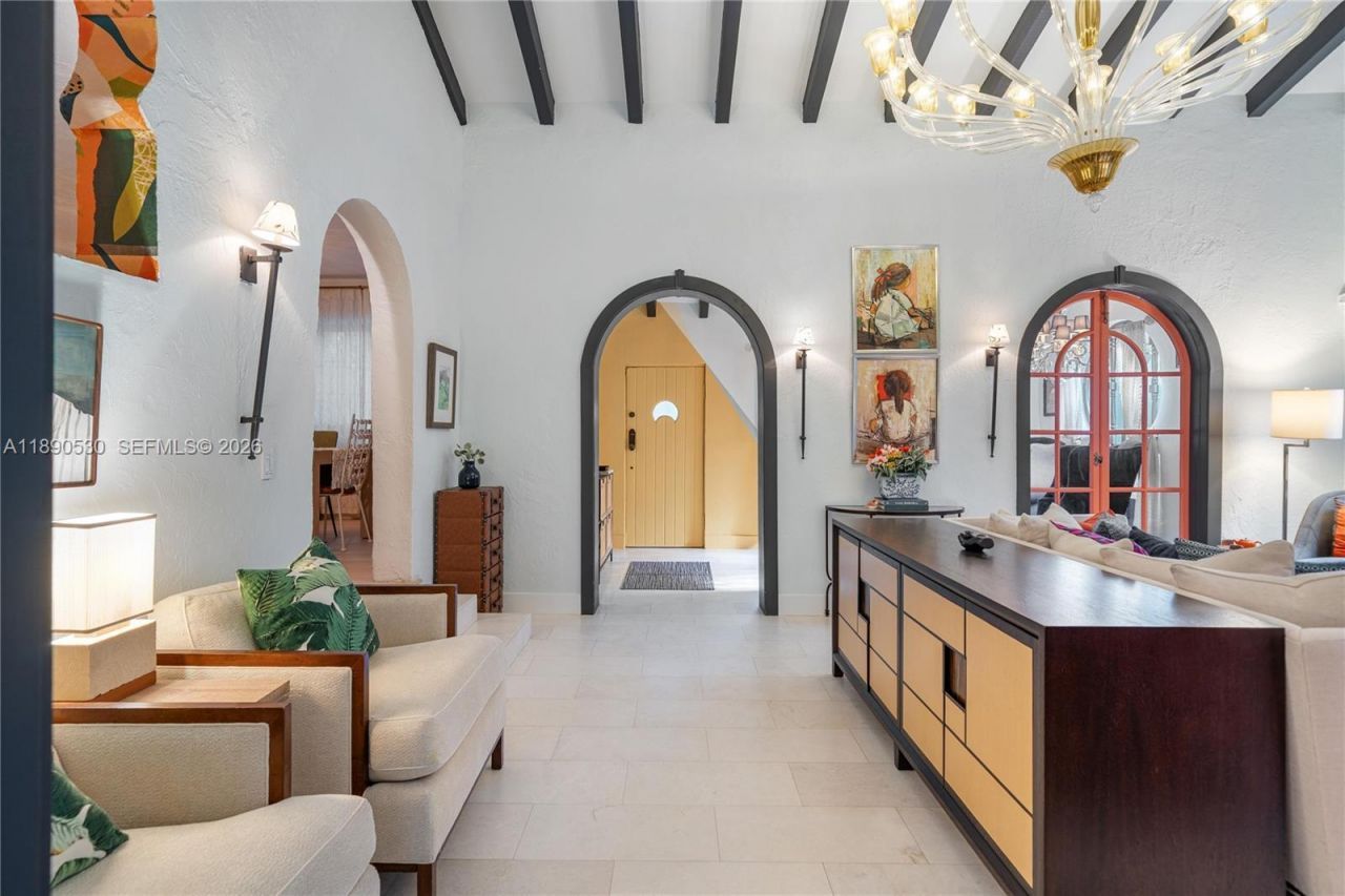 3650 N Bay Homes Dr, Miami, FL 33133 Photo