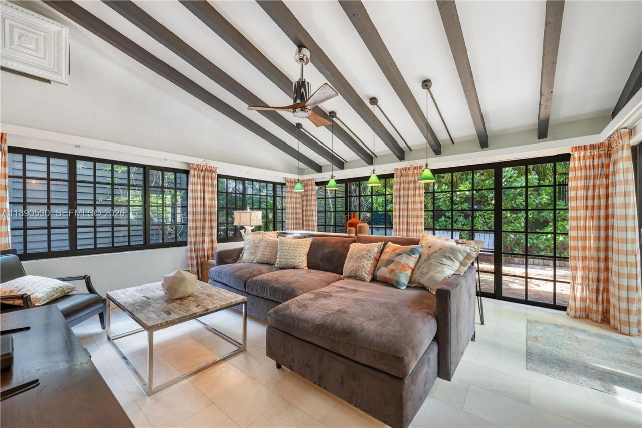 3650 N Bay Homes Dr, Miami, FL 33133 Photo