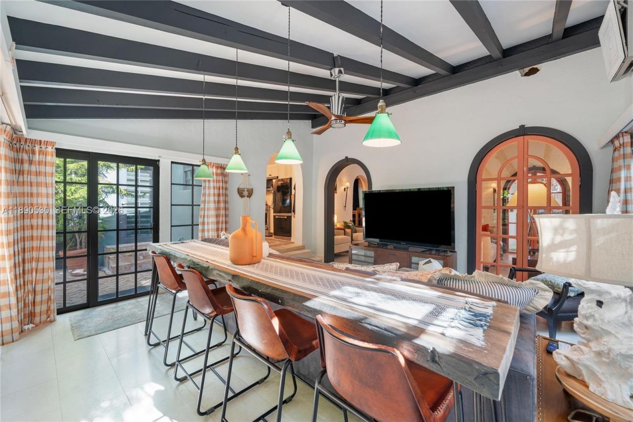 3650 N Bay Homes Dr, Miami, FL 33133 Photo