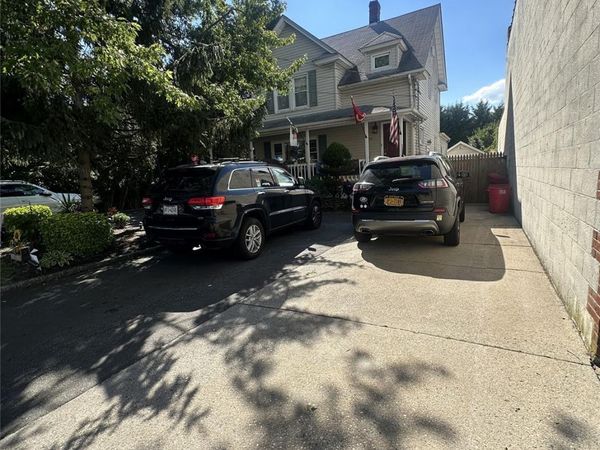 2094 Wantagh Avenue, Wantagh, NY 11793