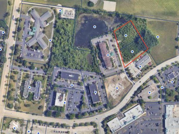 740 COURTYARD Drive, St. Charles, IL 60174