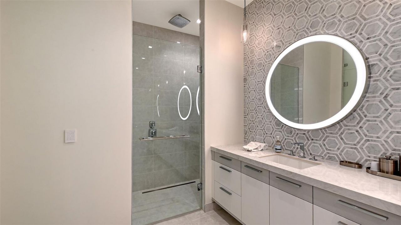 1591 Gulf Of Mexico Drive, Unit 512, Longboat Key, FL 34228 Photo