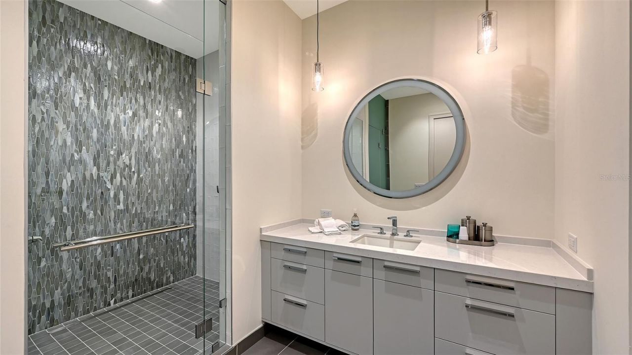 1591 Gulf Of Mexico Drive, Unit 512, Longboat Key, FL 34228 Photo