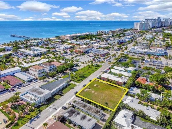 4433 Poinciana Street, Lauderdale-By-The-Sea, FL 33308