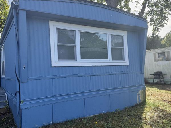 7 4th Avenue, Pocasset, MA 02559