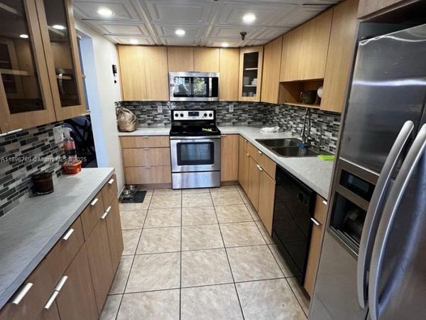 17890 W Dixie Hwy 421 Hwy, Unit 421, North Miami Beach, FL 33160