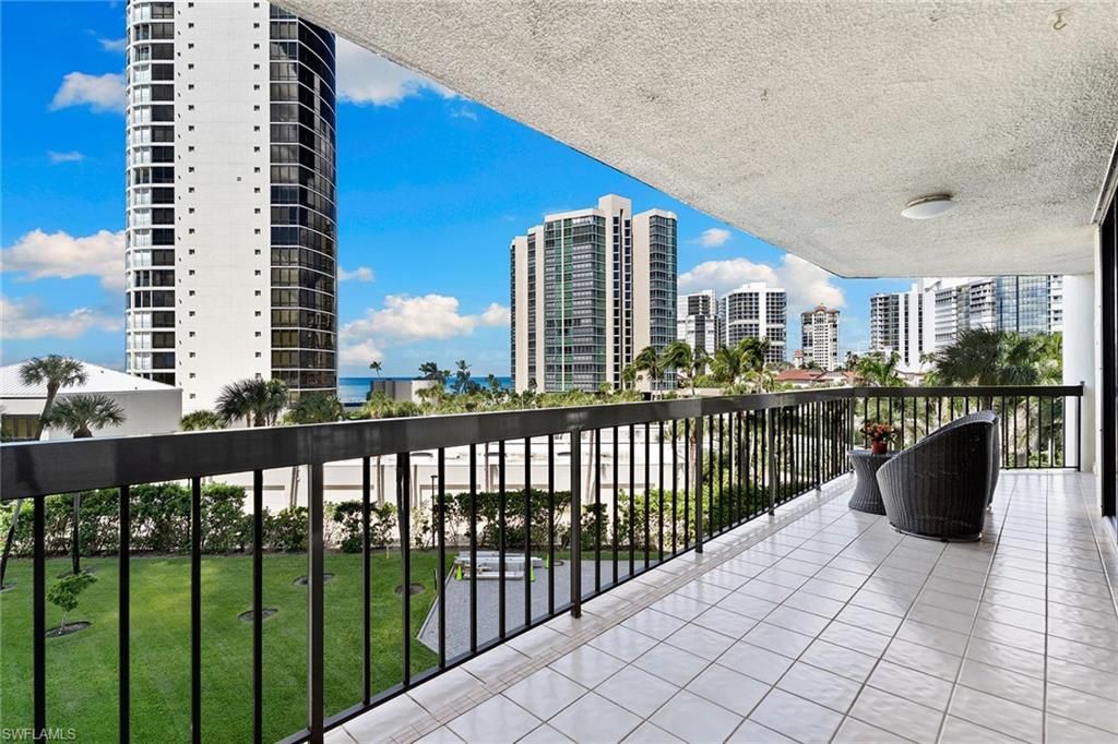 4551 Gulf Shore Blvd N, Unit 400, Naples, FL 34103 Photo