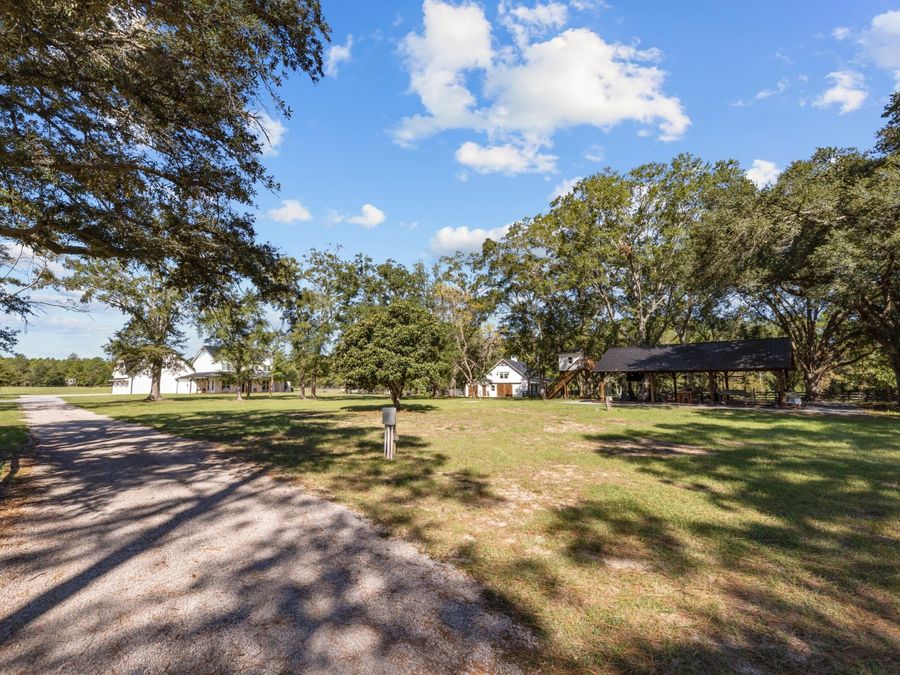 Property Image 100