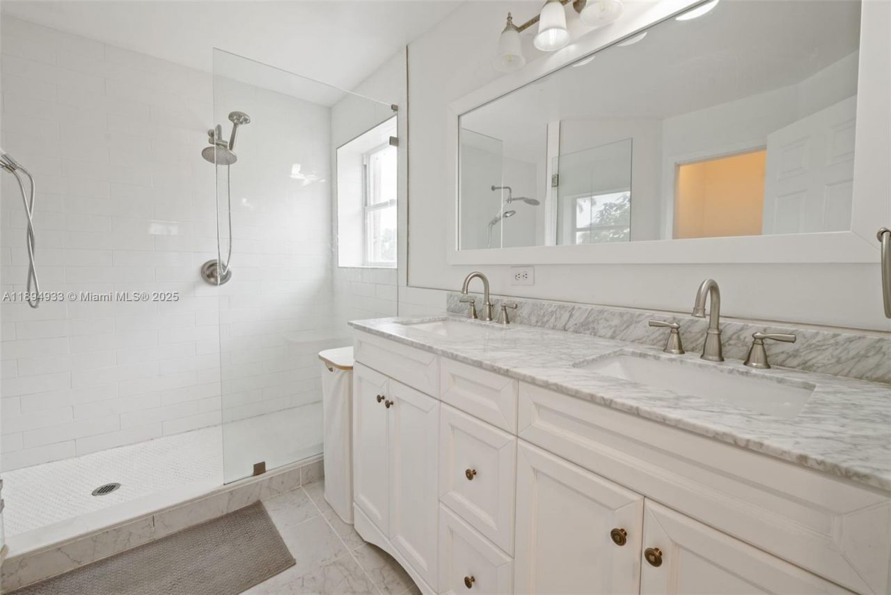 1611 SW 158th Ave, Pembroke Pines, FL 33027 Photo