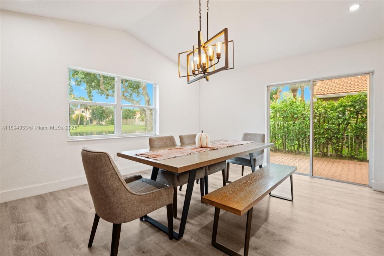 1611 SW 158th Ave, Pembroke Pines, FL 33027 Photo