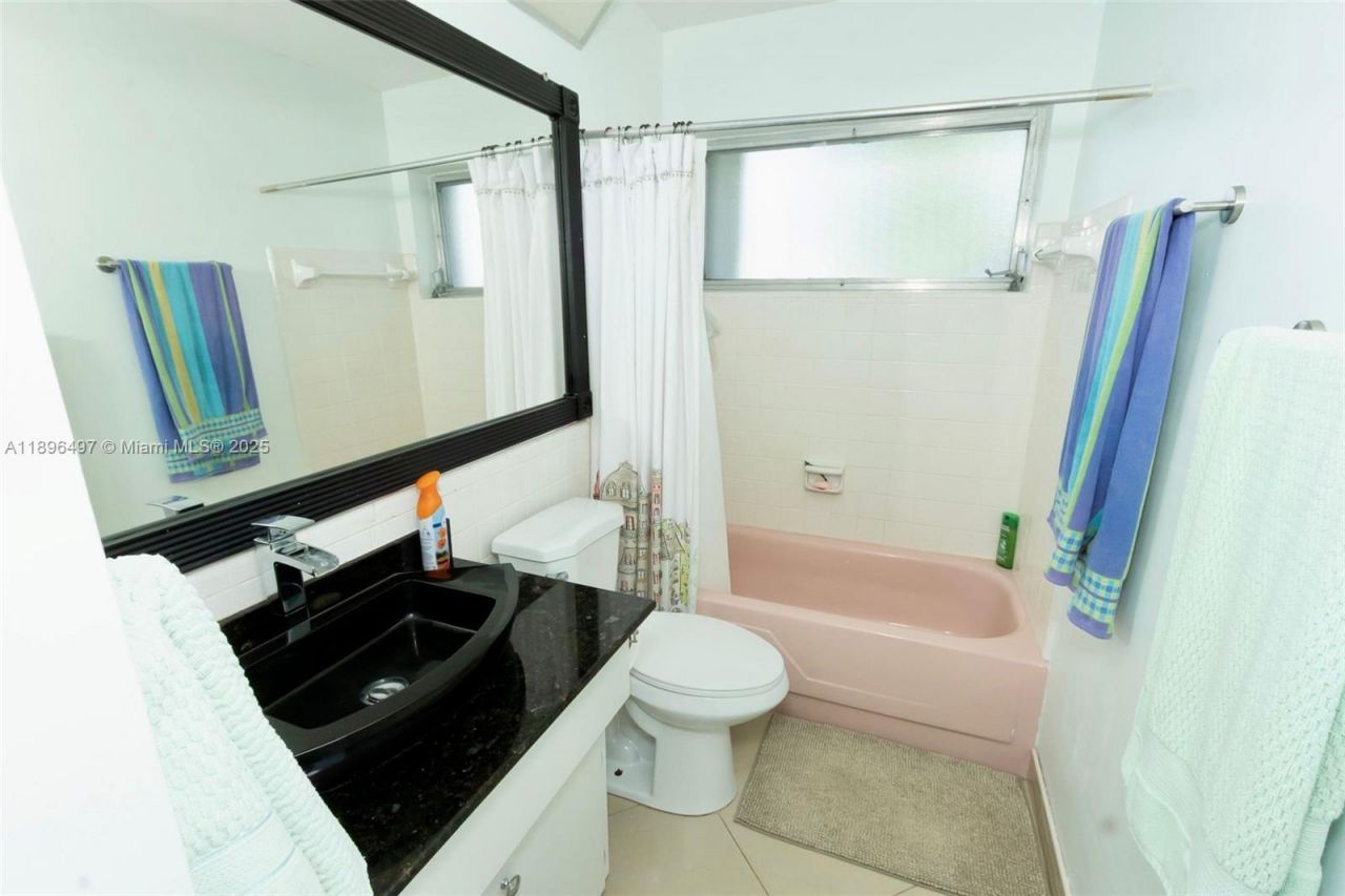 4518 NW 45th Ct, Tamarac, FL 33319 Photo