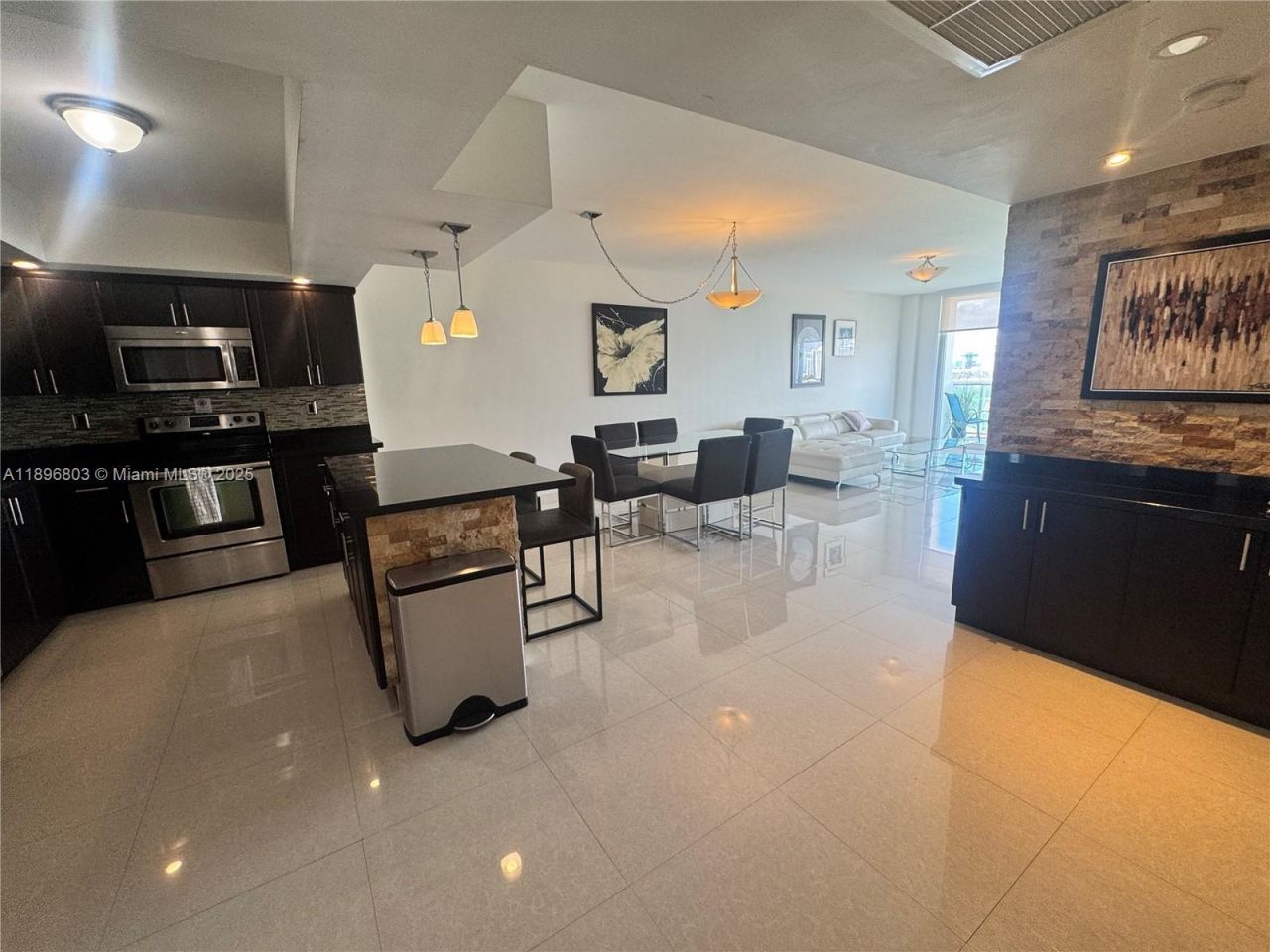 19370 Collins Ave, Unit 1520, Sunny Isles Beach, FL 33160 Photo