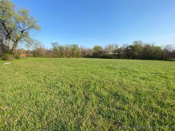 1110 N 3rd Street , Grove, OK 74344