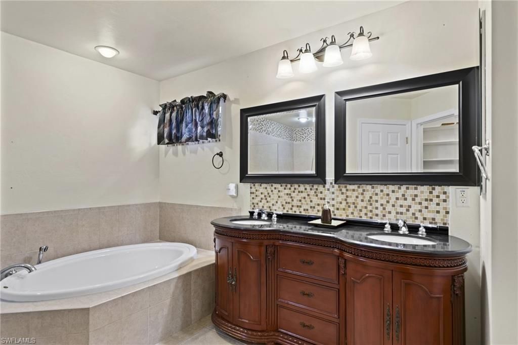 1526 NW 24th Ter, Cape Coral, FL 33993 Photo