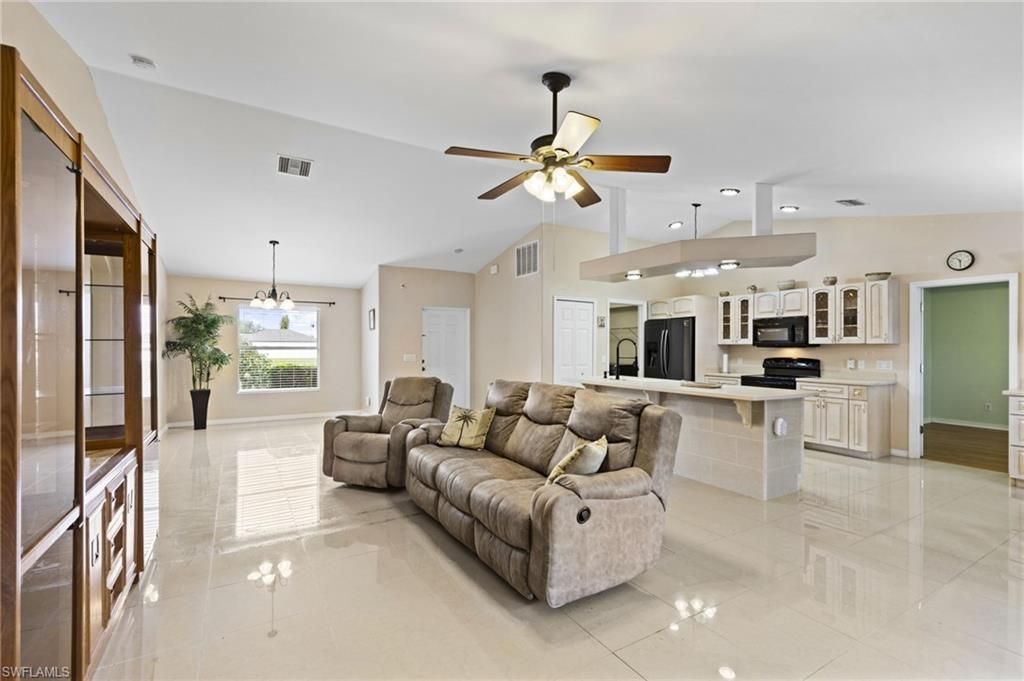 1526 NW 24th Ter, Cape Coral, FL 33993 Photo
