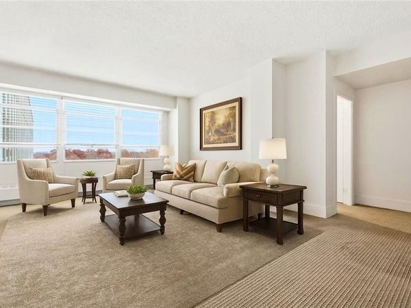 333 W Meyer Boulevard, Unit 1104, Kansas City, MO 64113