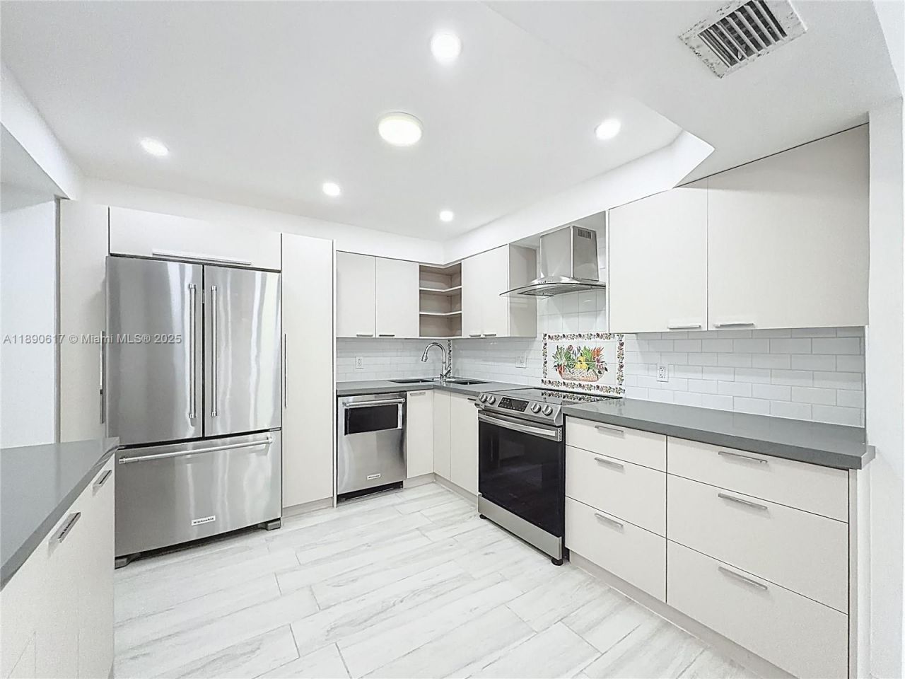 250 174th St, Unit 1211, Sunny Isles Beach, FL 33160 Photo