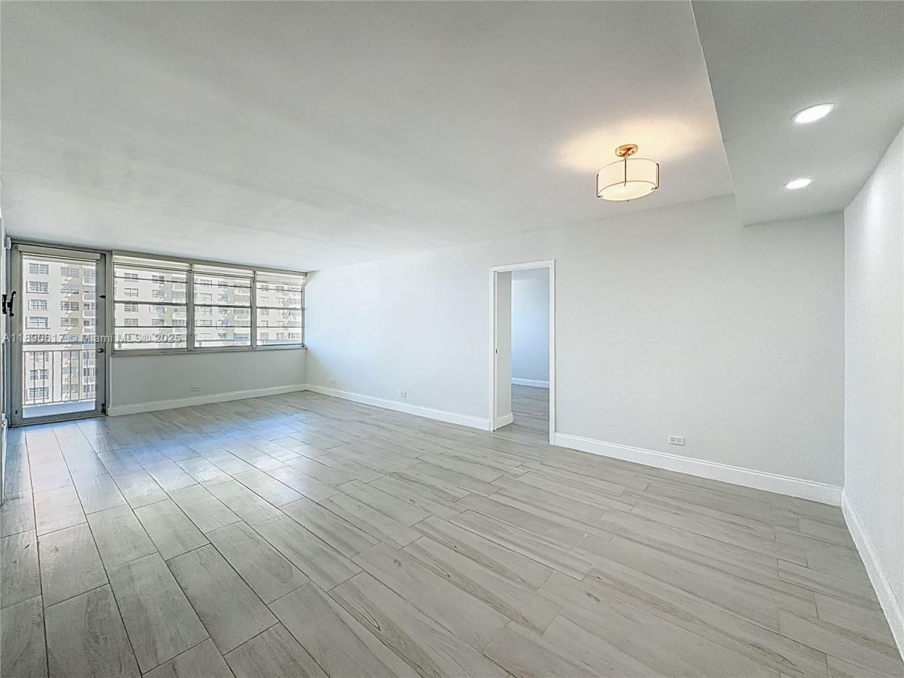 250 174th St, Unit 1211, Sunny Isles Beach, FL 33160 Photo